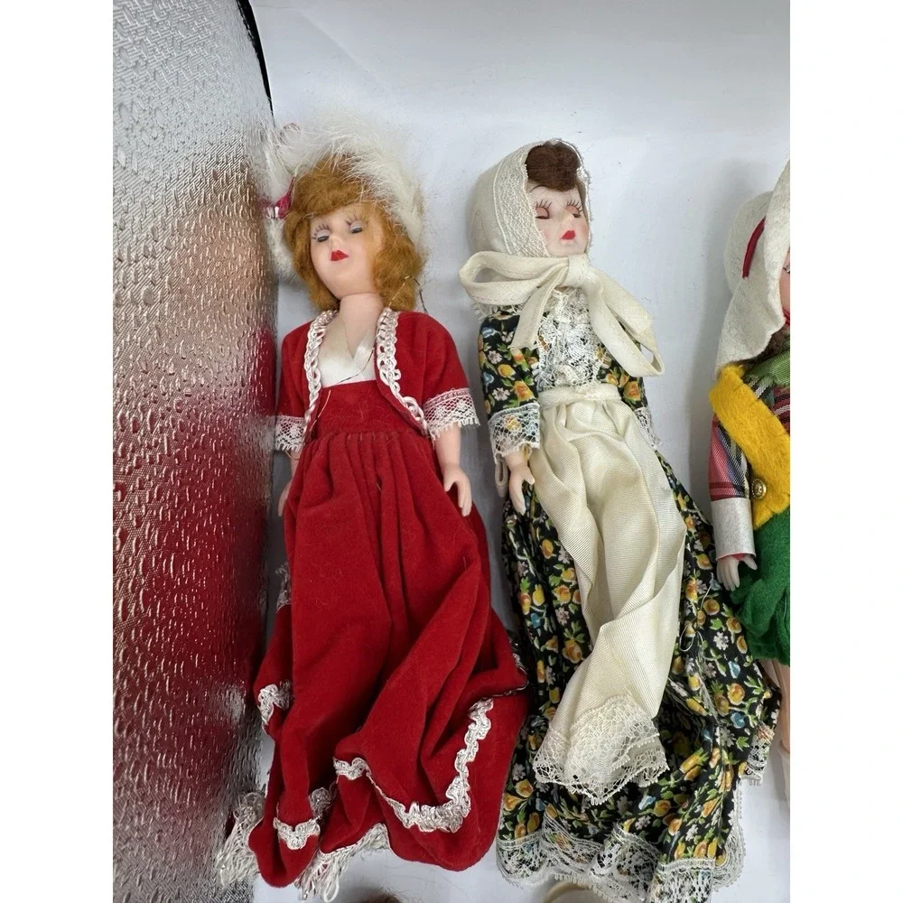 Vintage Dolls of the World Lot 12 Sleepy Eyes Hong Kong National Costume